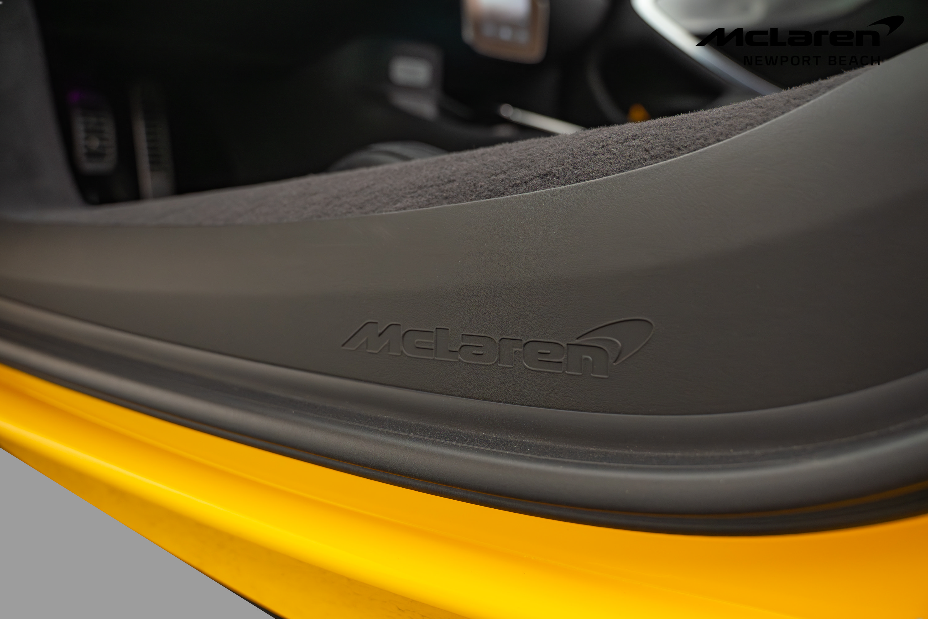 Used 2024 McLaren Artura RWD image 42