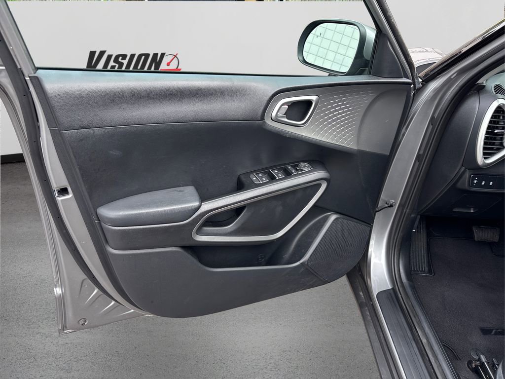 Certified 2023 Kia Soul LX w/ LX Technology Package image 21