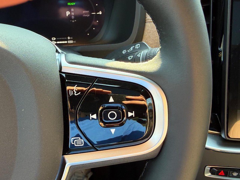 New 2026 Volvo XC90 T8 Plus w/ Protection Package Premier AWD/4WD image 16