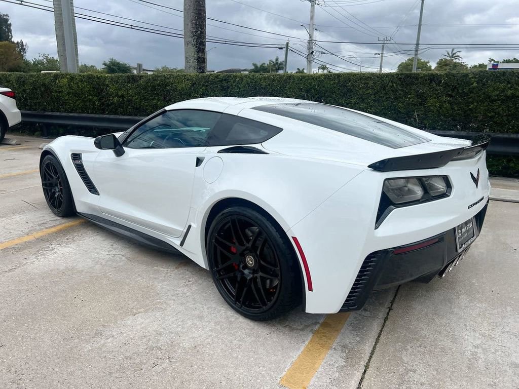 Used 2019 Chevrolet Corvette Z06 RWD image 5