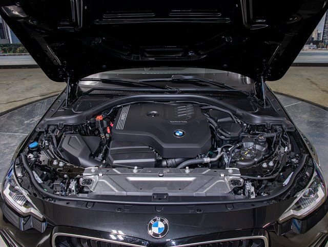 Used 2026 BMW 230i xDrive Coupe w/ M Sport Package image 5