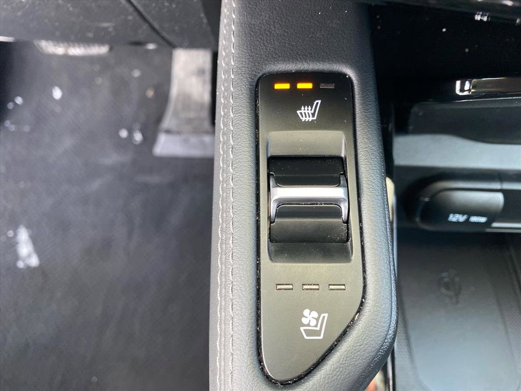 Used 2023 Kia Telluride EX X-Line image 11