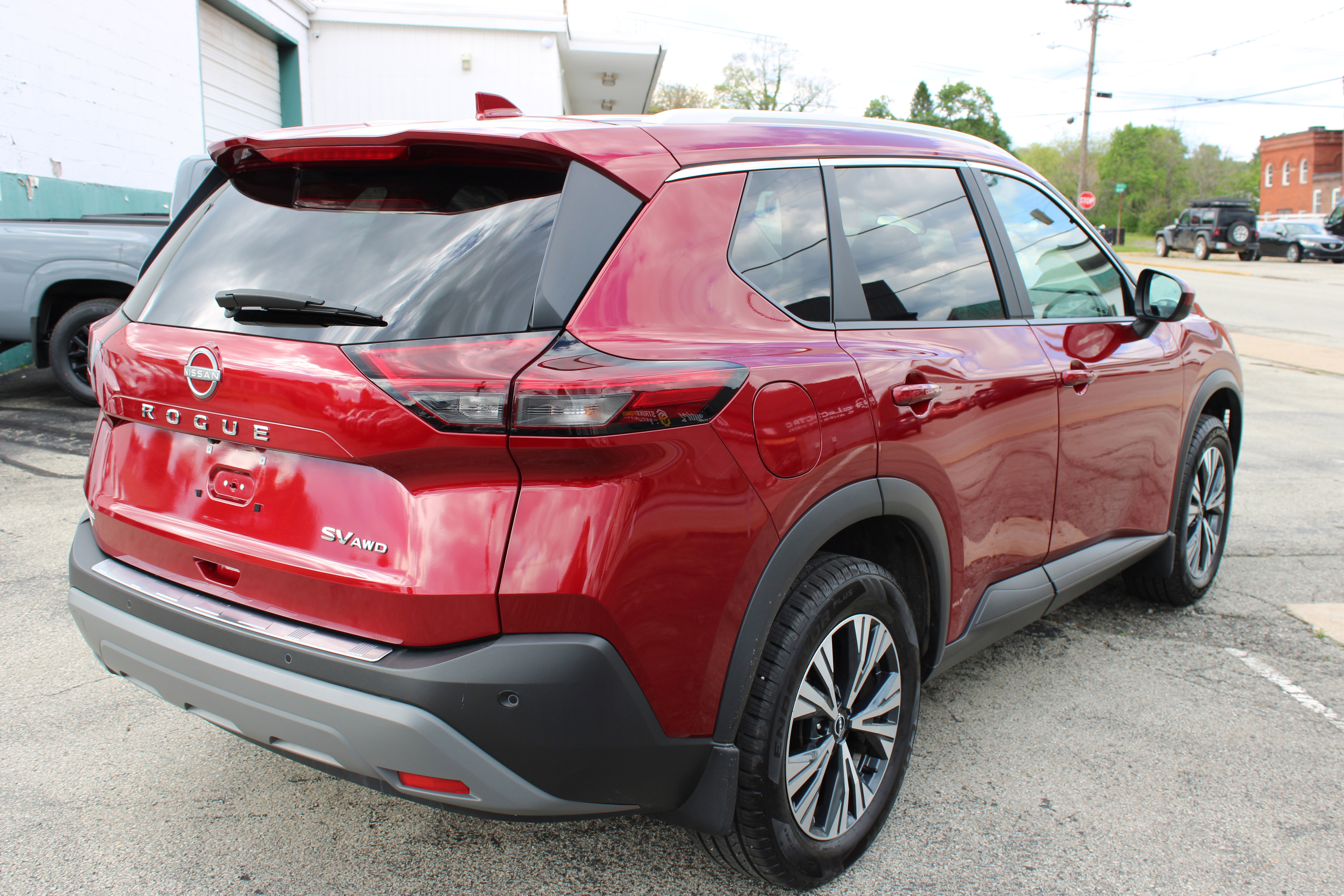Certified 2023 Nissan Rogue SV w/ SV Premium B Package AWD/4WD image 8