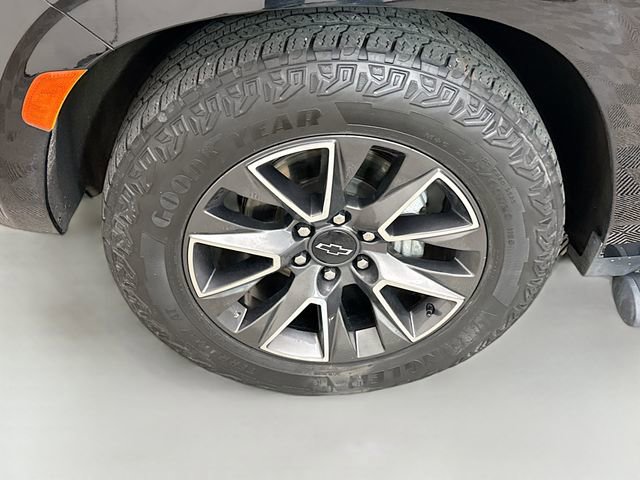 Used 2023 Chevrolet Tahoe Z71 w/ Z71 Off-Road Package AWD/4WD image 36
