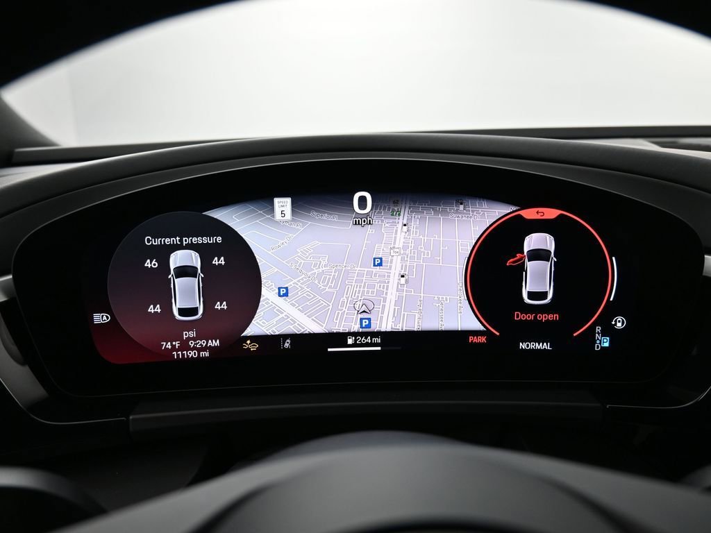 Certified 2024 Porsche Macan 4 Electric image 9