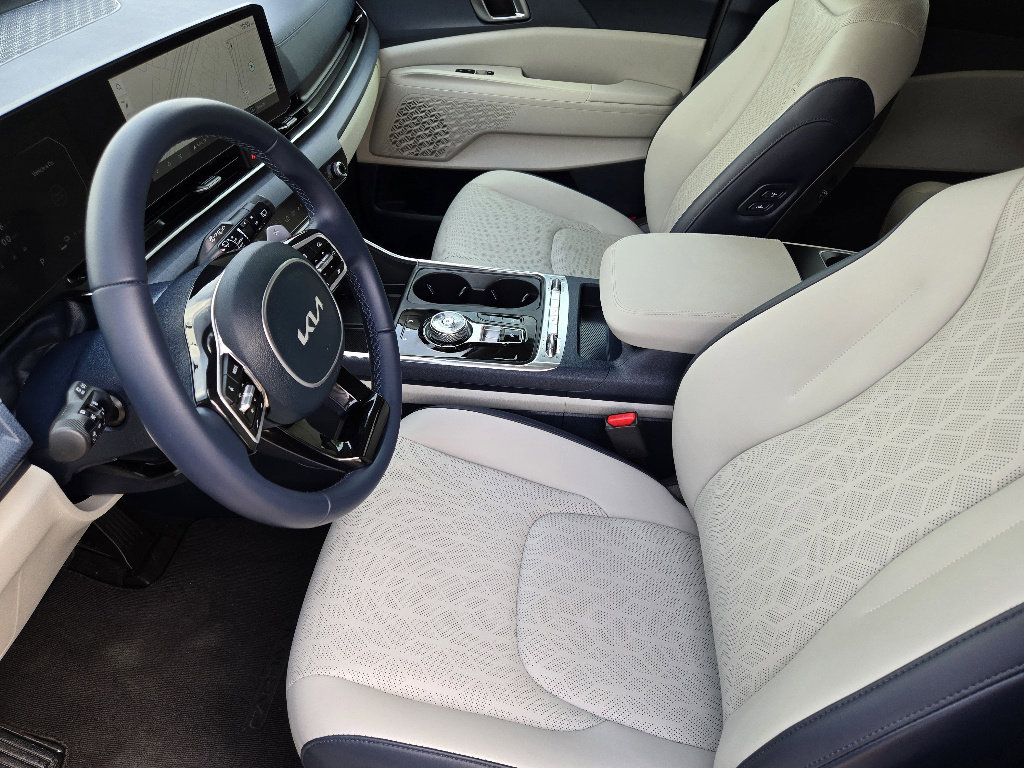 Used 2026 Kia Carnival SX image 18