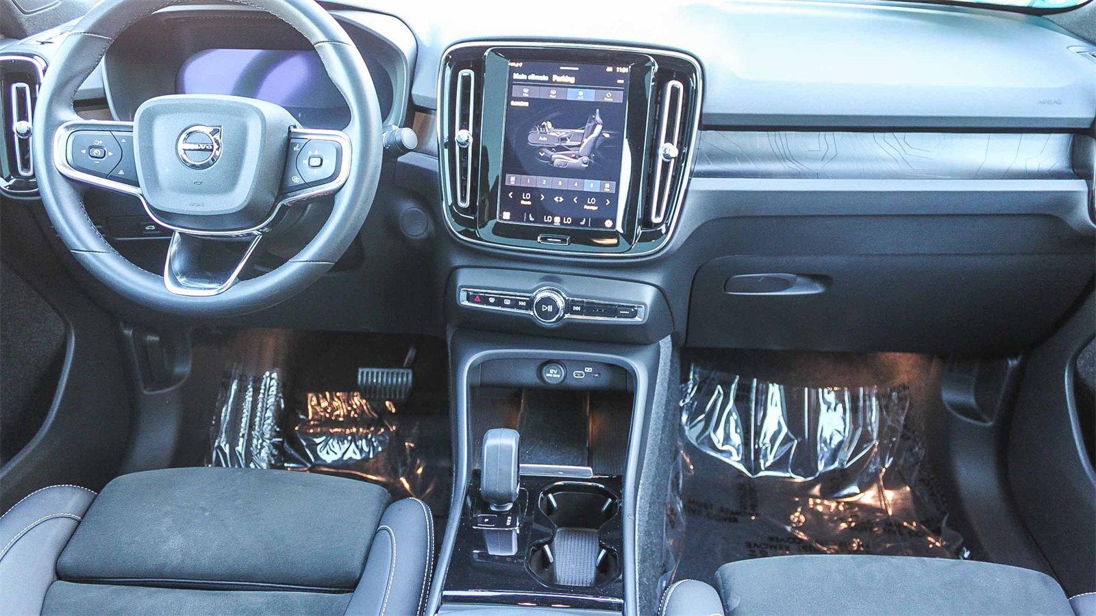 Used 2023 Volvo C40 P8 Recharge Plus w/ Protection Package Premier image 13