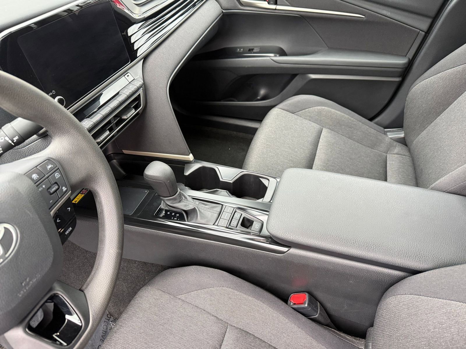 Used 2025 Toyota Camry LE image 41