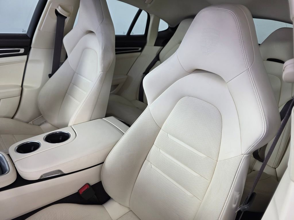 Used 2023 Porsche Panamera image 11