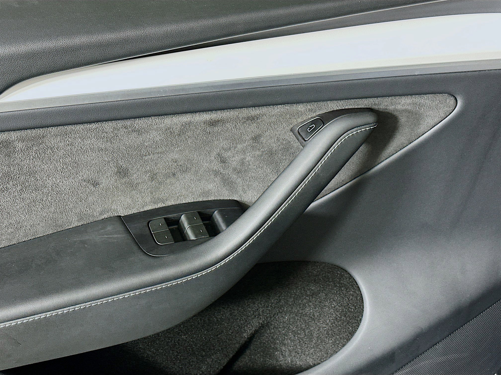 Used 2024 Tesla Model Y Performance image 15