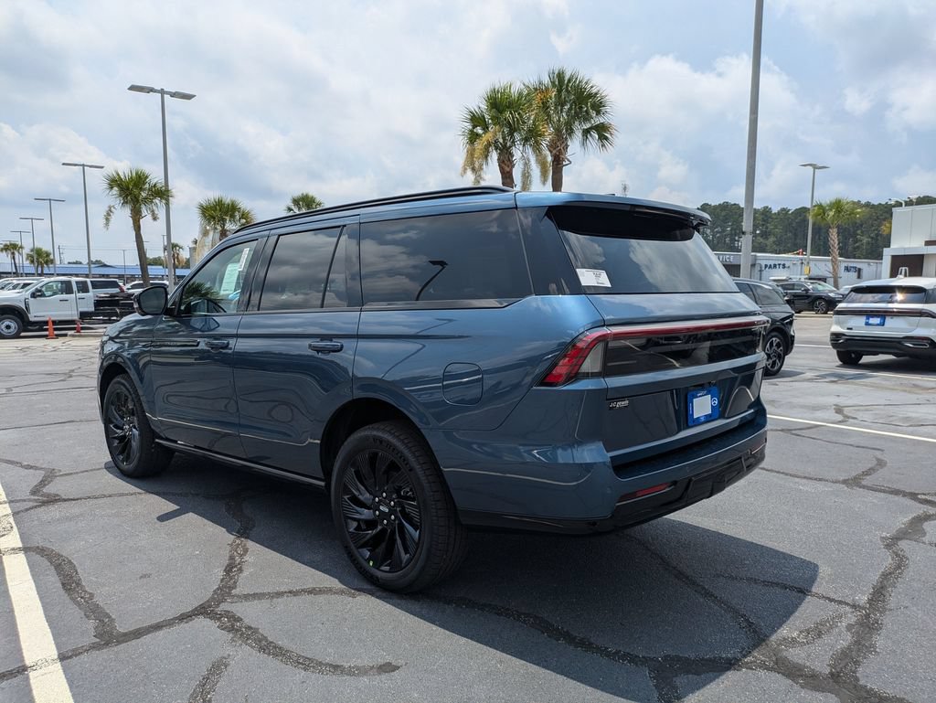 New 2027 Lincoln Navigator Reserve w/ Jet Appearance Package RWD image 6