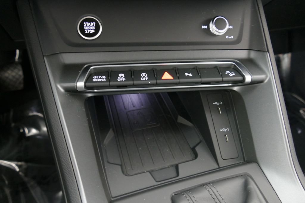 Used 2025 Audi Q3 2.0T Premium image 13