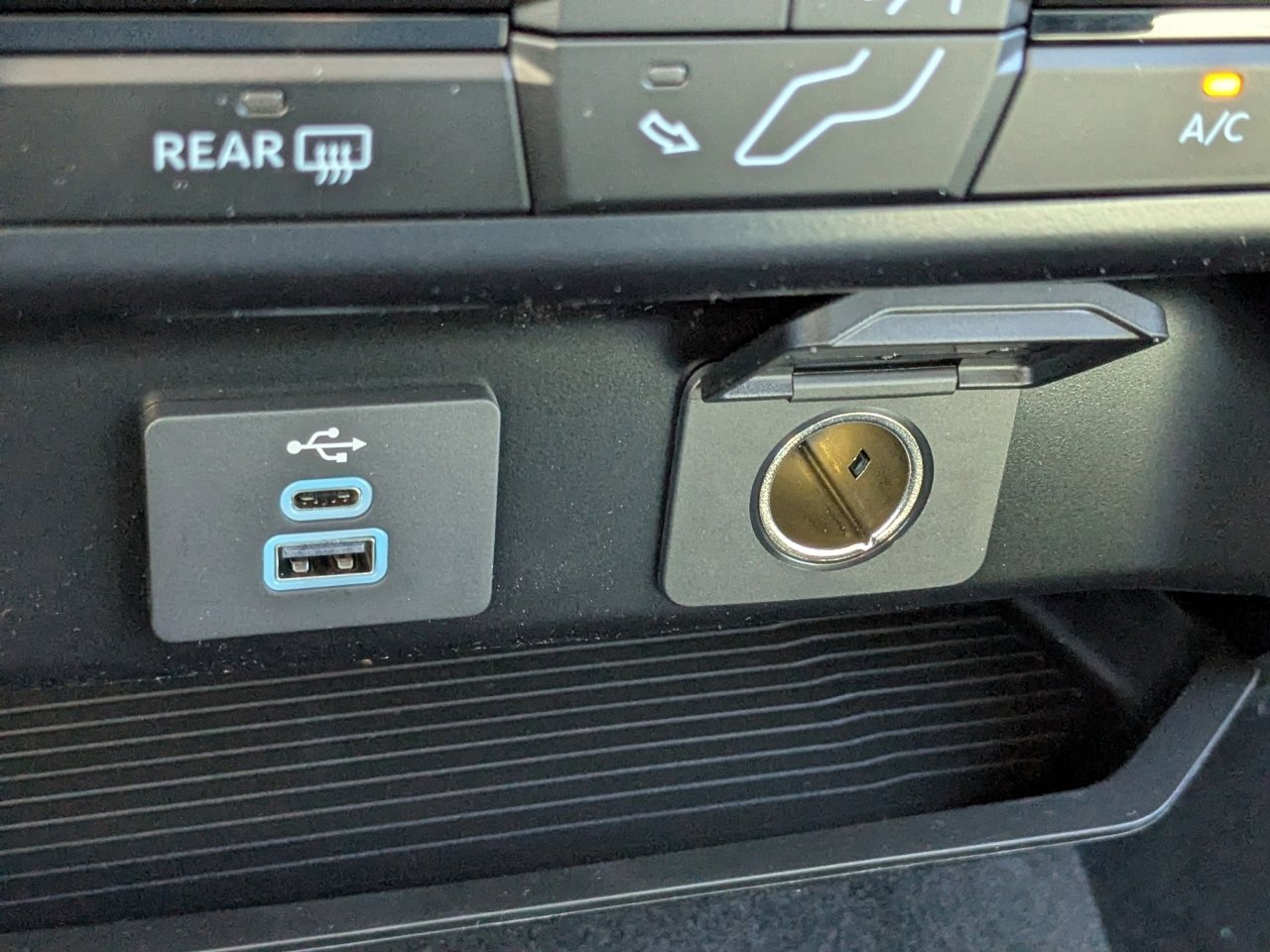 New 2025 Ford F350 XLT w/ FX4 Off-Road Package image 23