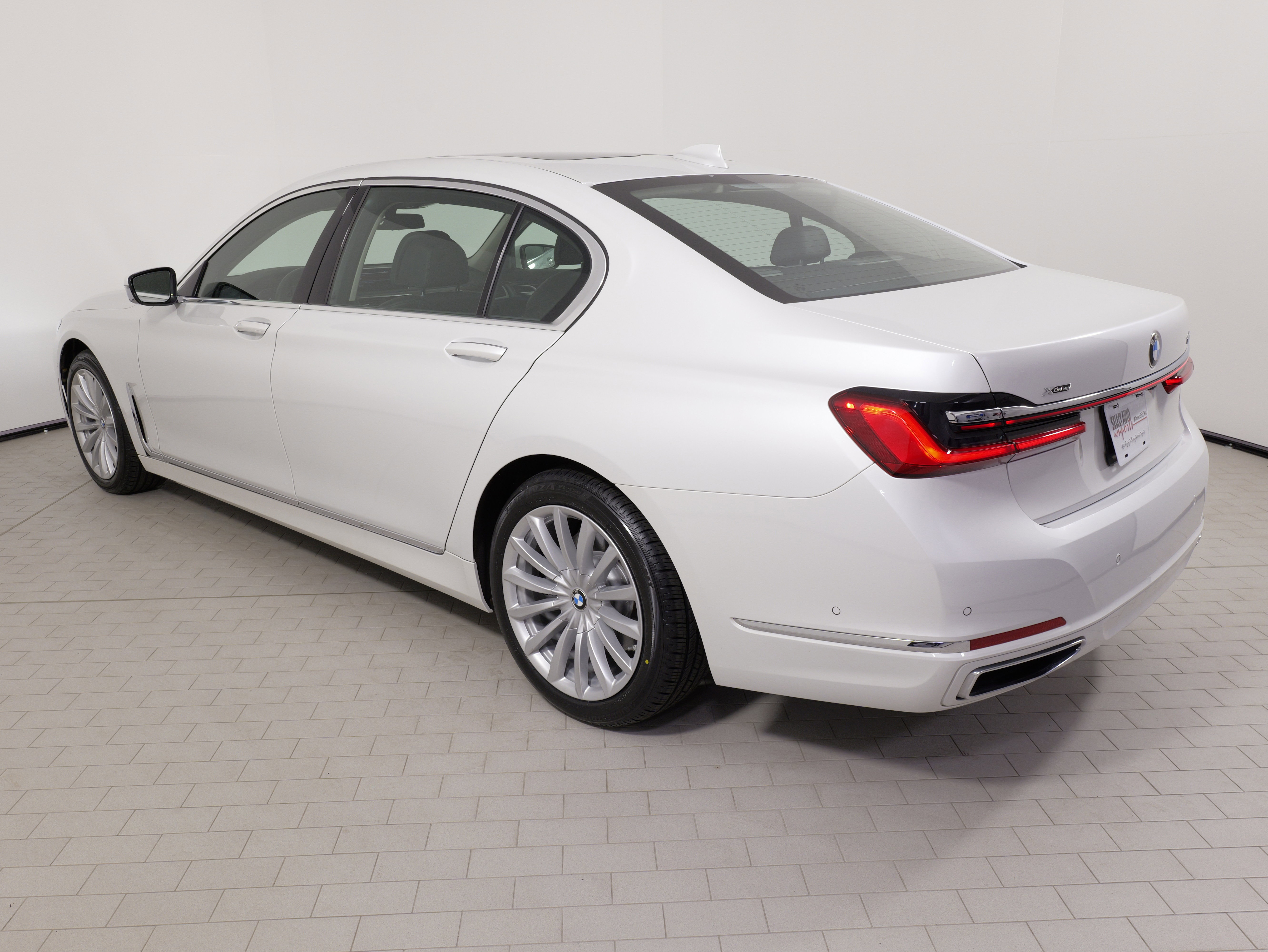Used 2022 BMW 740i xDrive image 16