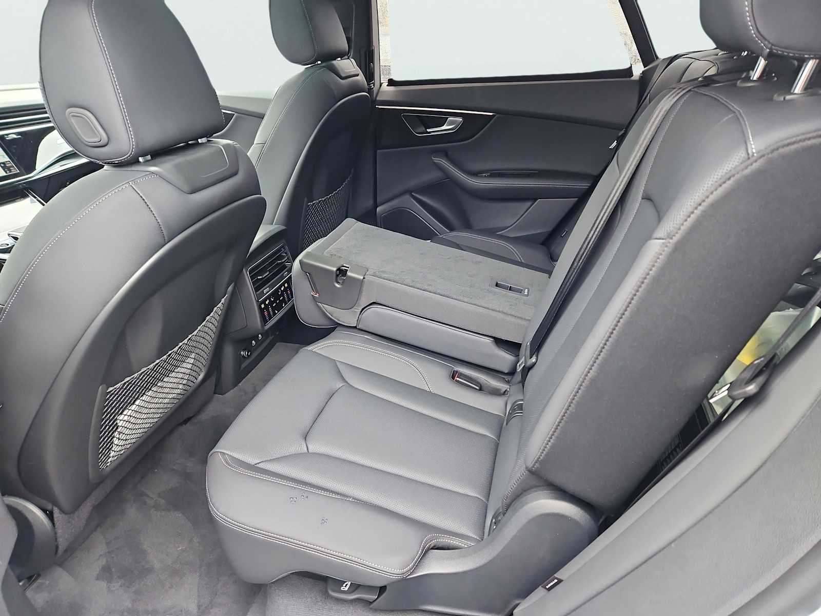 New 2026 Audi Q8 Premium Plus image 24