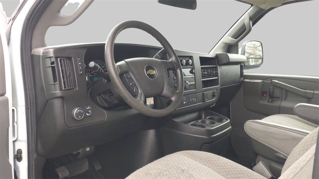 Used 2019 Chevrolet Express 3500 Extended w/ Driver Convenience Package image 19