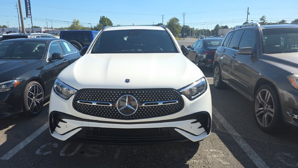 Certified 2026 Mercedes-Benz GLC 300 image 2
