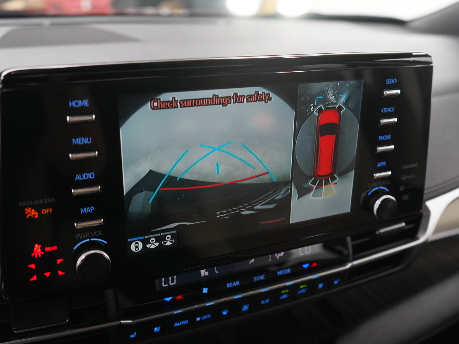 Used 2024 Toyota Sienna Limited AWD/4WD image 24