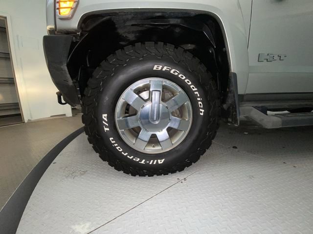 Used 2010 HUMMER H3T Luxury w/ Appearance Package image 10
