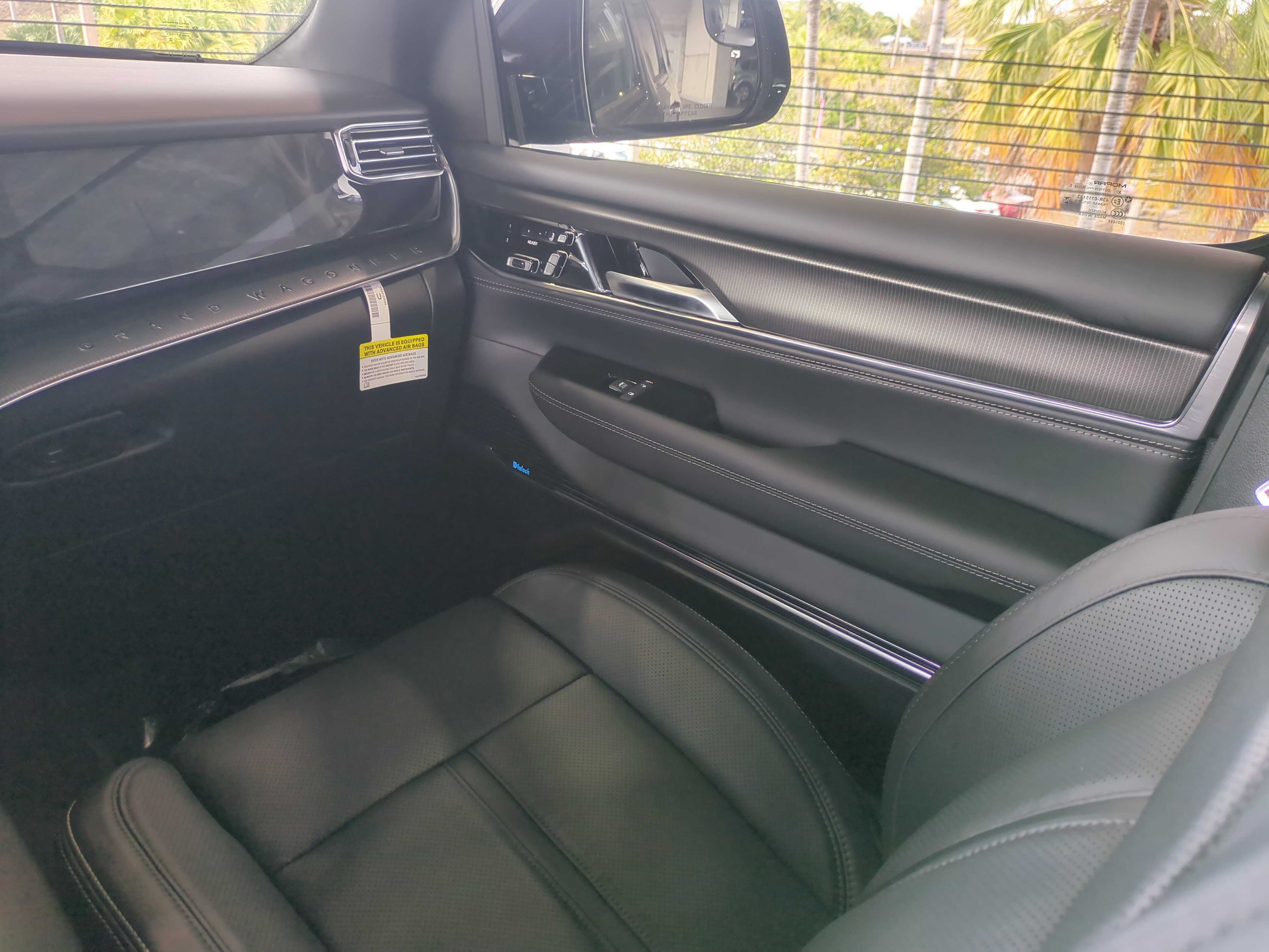 New 2026 Jeep Grand Wagoneer L Summit w/ Premium Group III image 18