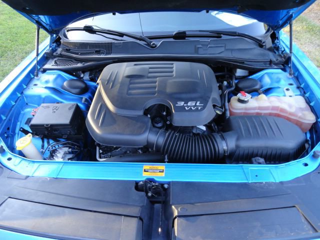 Used 2019 Dodge Challenger SXT image 18