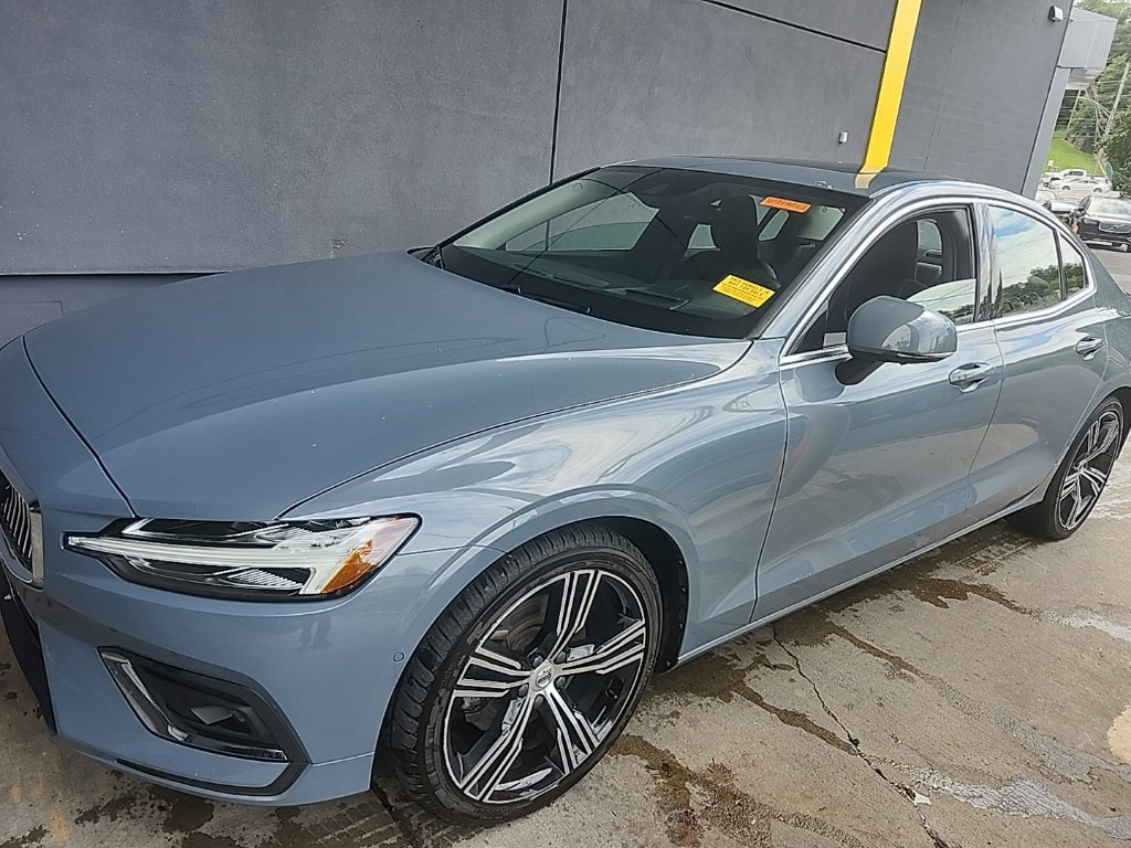 Used 2022 Volvo S60 B5 Inscription AWD/4WD image 2