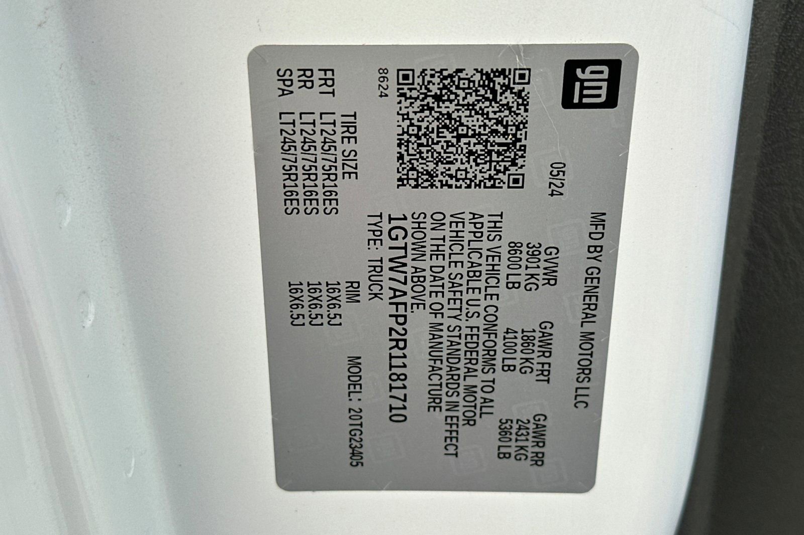 Certified 2024 GMC Savana 2500 w/ Driver Convenience Package image 33