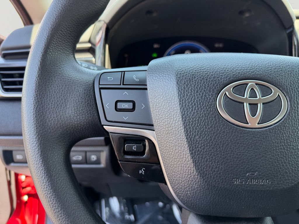 Used 2025 Toyota Camry LE FWD image 21