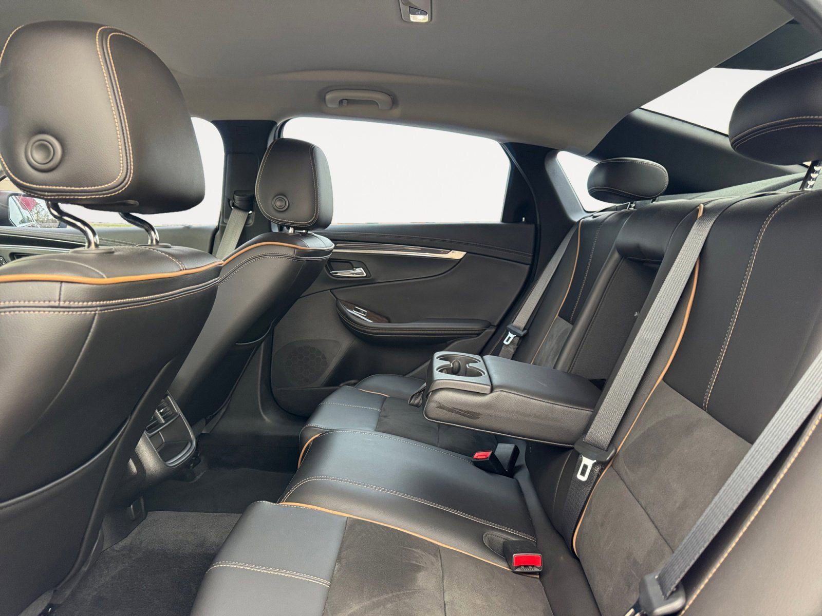 Used 2015 Chevrolet Impala LT w/ Convenience Package image 13