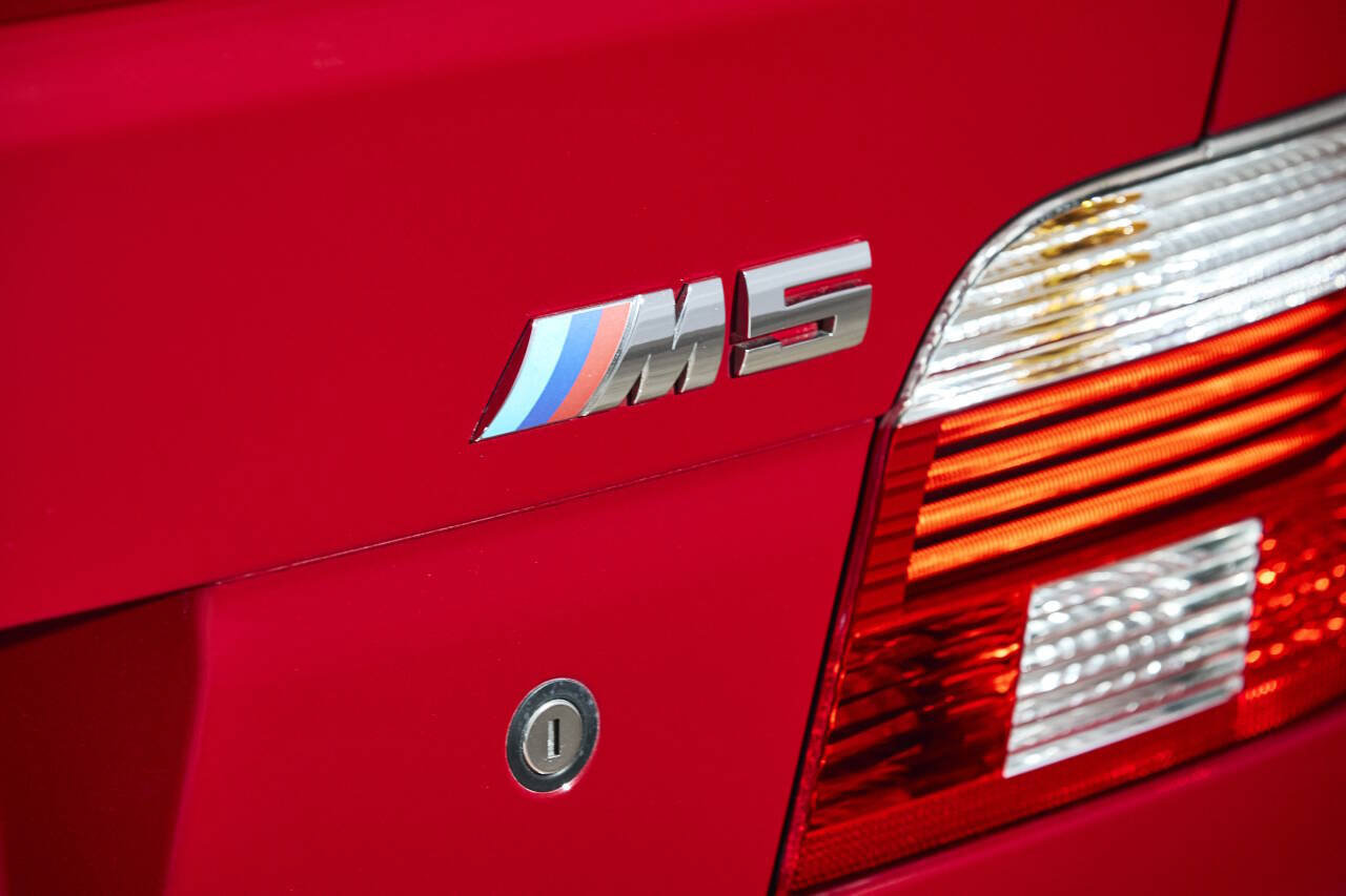Used 2001 BMW M5 RWD image 43