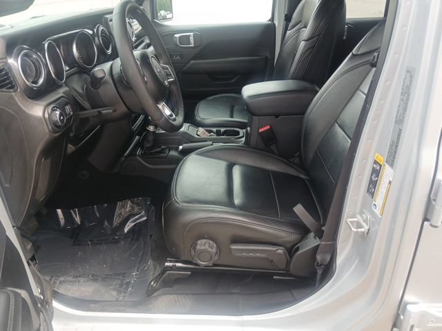 Used 2023 Jeep Wrangler Unlimited Sahara AWD/4WD image 25