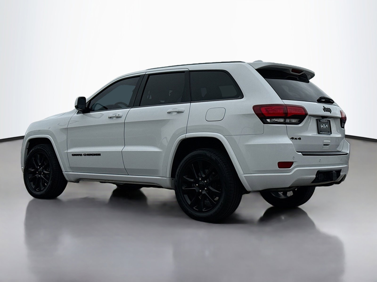 Used 2017 Jeep Grand Cherokee Altitude image 14
