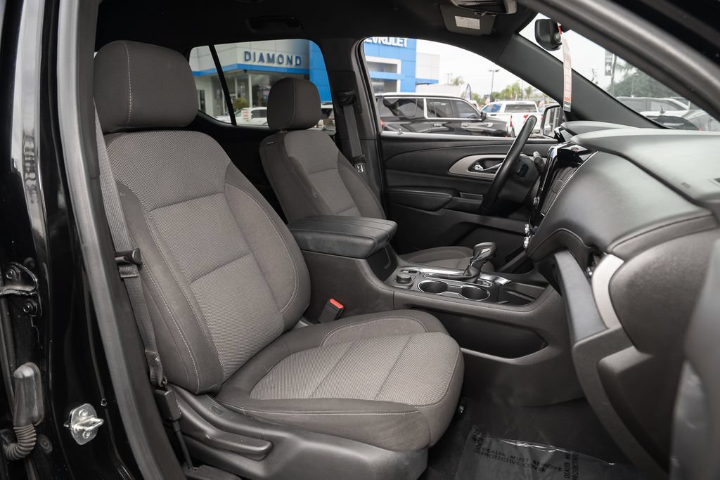 Used 2023 Chevrolet Traverse LT FWD image 42