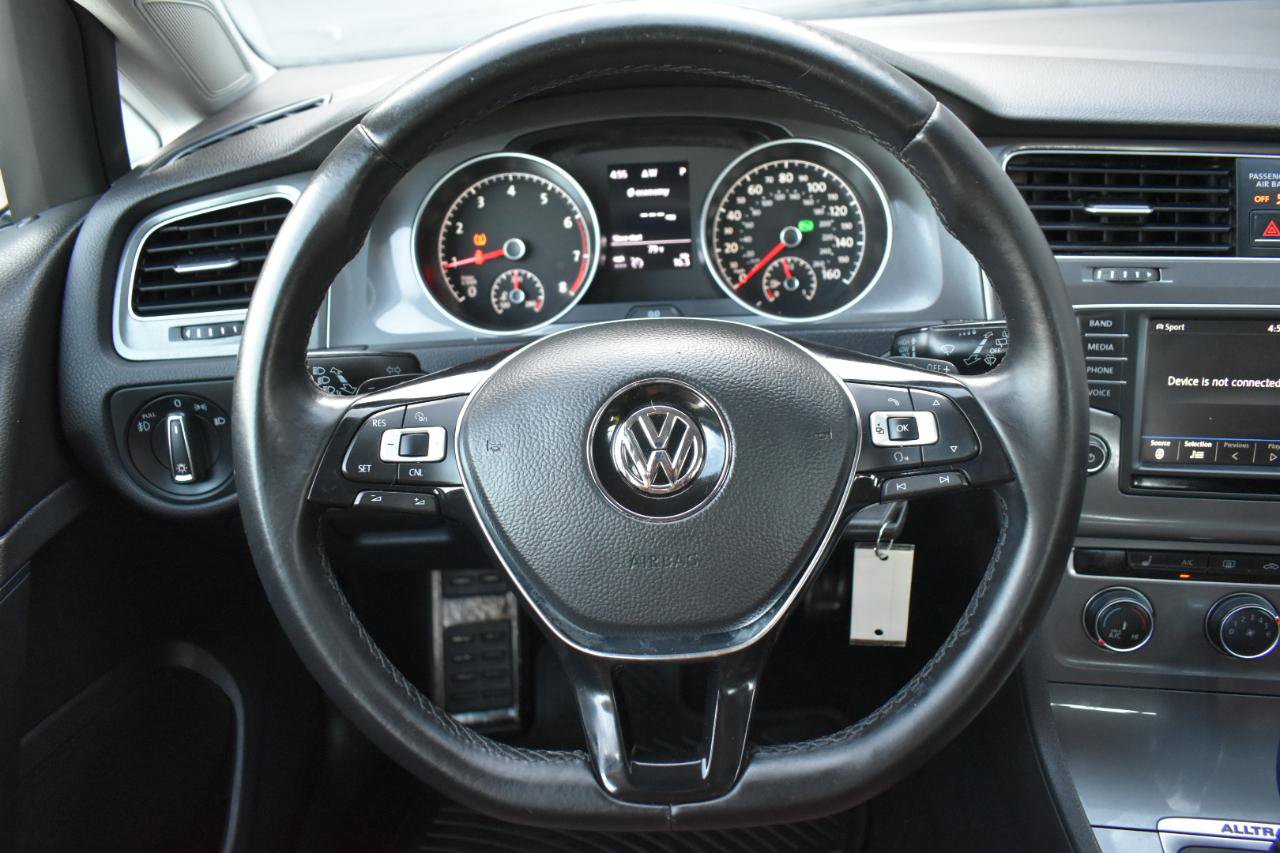 Used 2017 Volkswagen Golf Alltrack S image 13