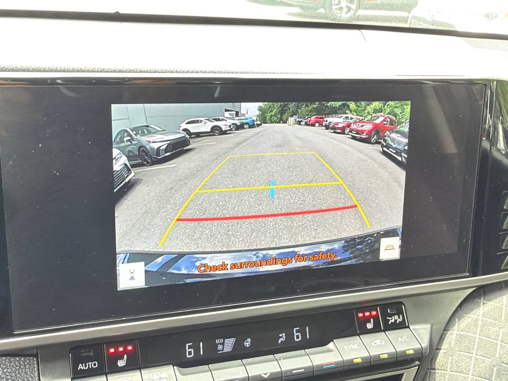 Used 2025 Toyota Camry XLE AWD/4WD image 24