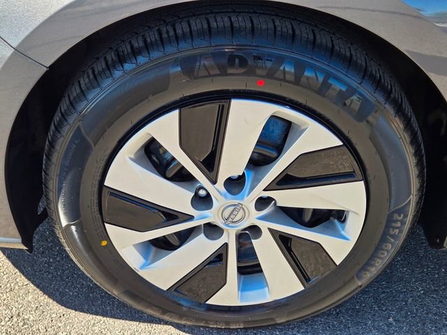 Used 2024 Nissan Altima 2.5 S image 12