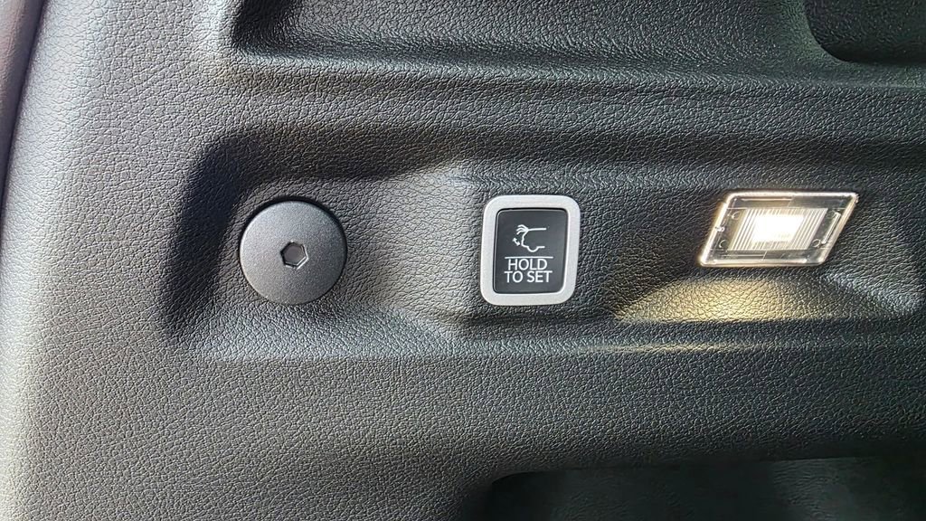 New 2025 Jeep Grand Cherokee L Limited w/ Black Appearance Package image 19