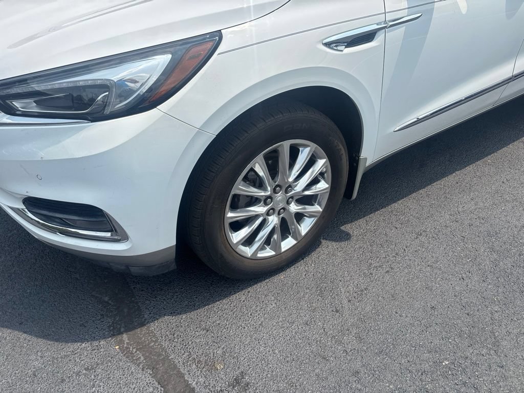 Used 2020 Buick Enclave Premium w/ Sun and Sites Package FWD image 4