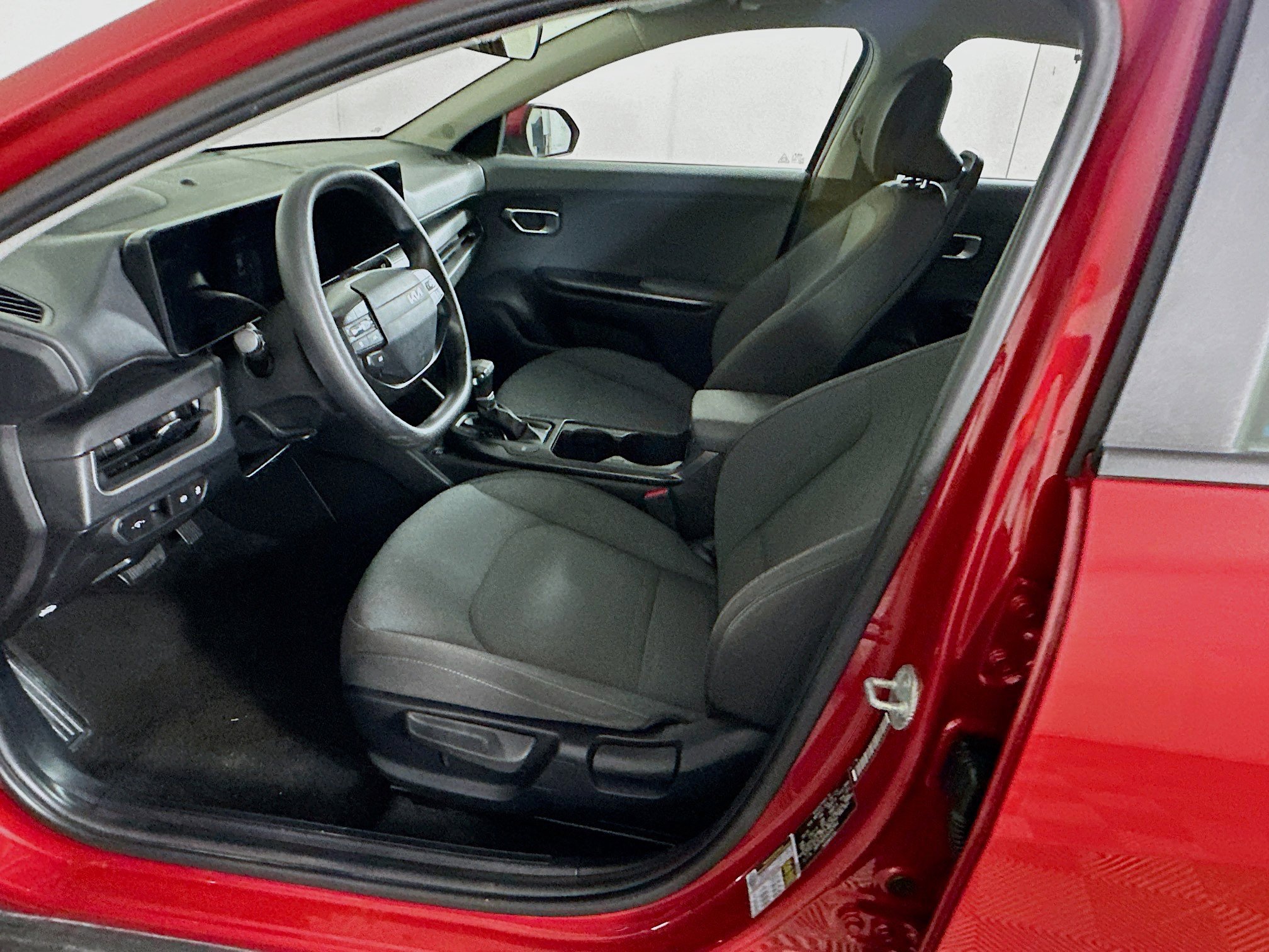 Used 2025 Kia K4 LXS image 13