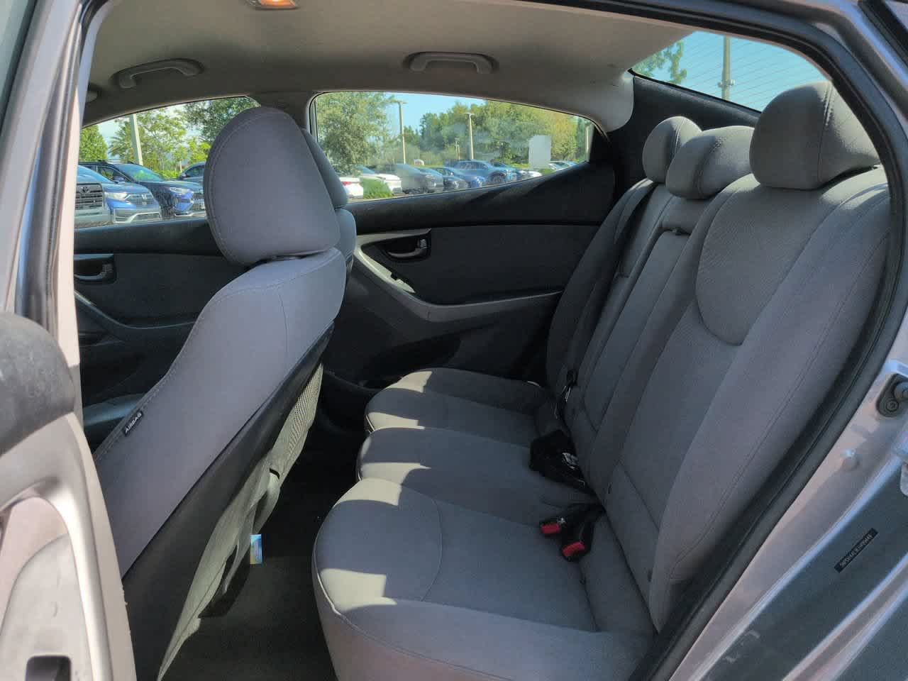 Used 2014 Hyundai Elantra SE w/ Option Group 02 FWD image 13