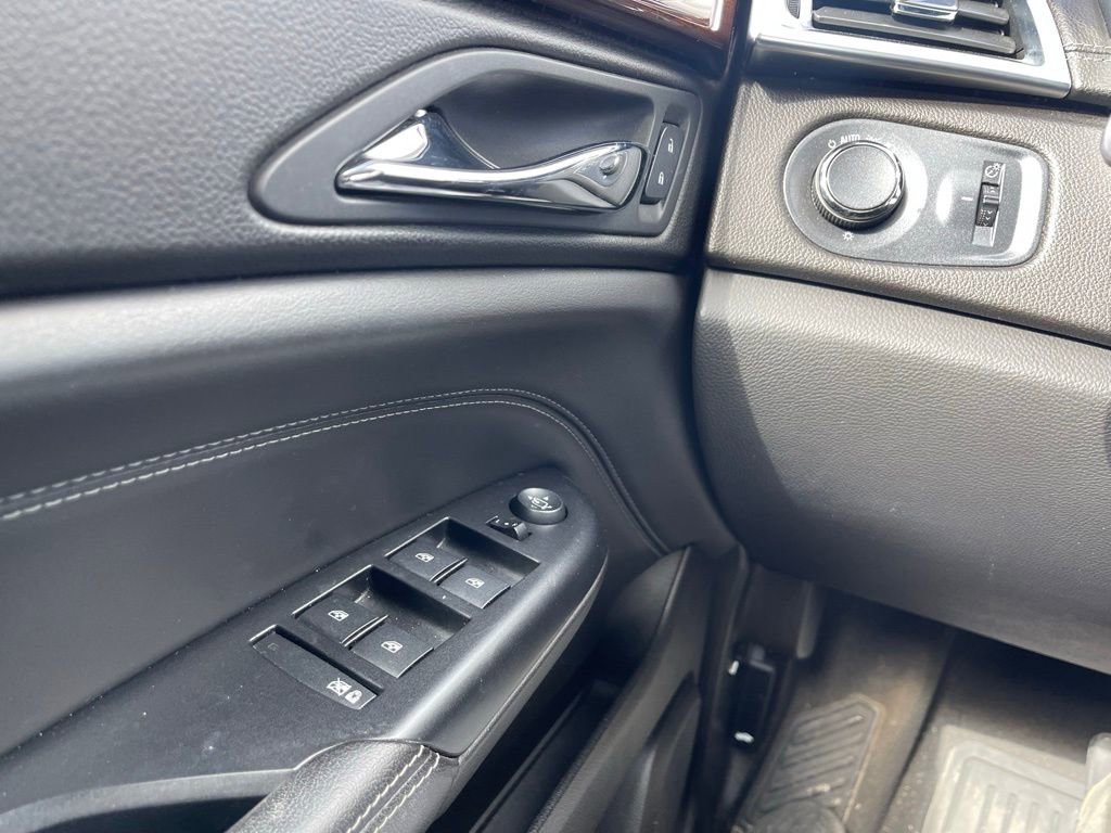 Used 2013 Cadillac SRX Luxury image 12