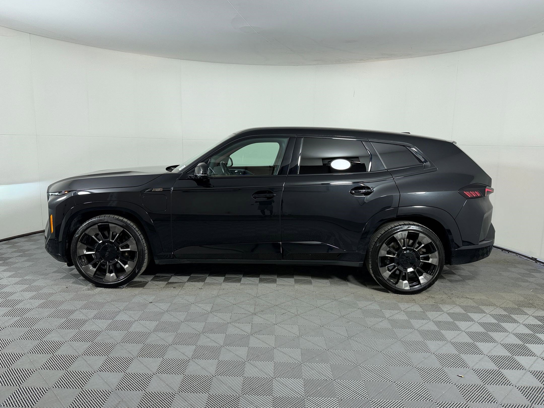 Used 2023 BMW XM AWD/4WD image 2