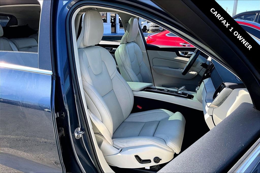 Used 2023 Volvo XC60 B5 Ultimate w/ Climate Package image 28