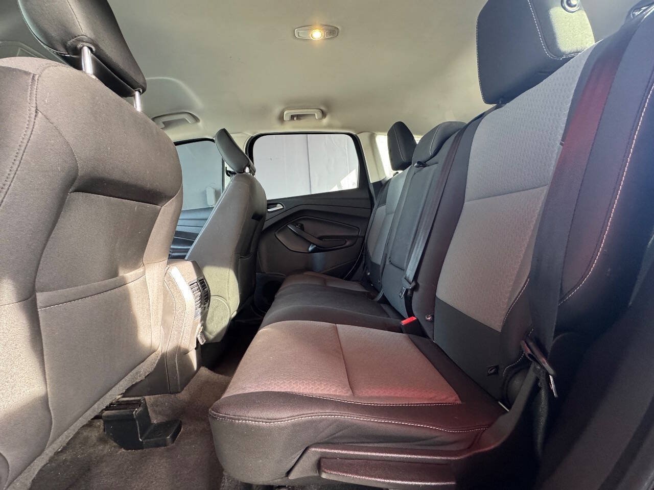 Used 2018 Ford Escape SE w/ SE Sync 3 Package FWD image 6