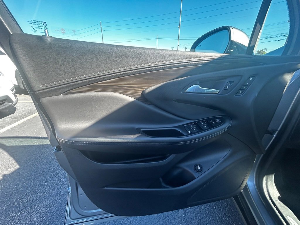 Used 2019 Buick Envision Essence w/ LPO, Cargo Package image 9