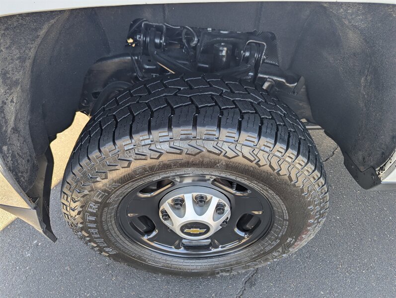 Used 2015 Chevrolet Silverado 2500 W/T AWD/4WD image 10