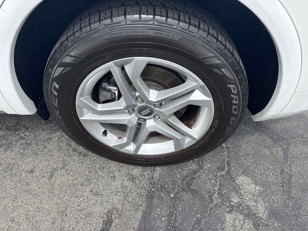 Used 2018 Audi Q5 2.0T Premium Plus w/ Premium Plus Package AWD/4WD image 13