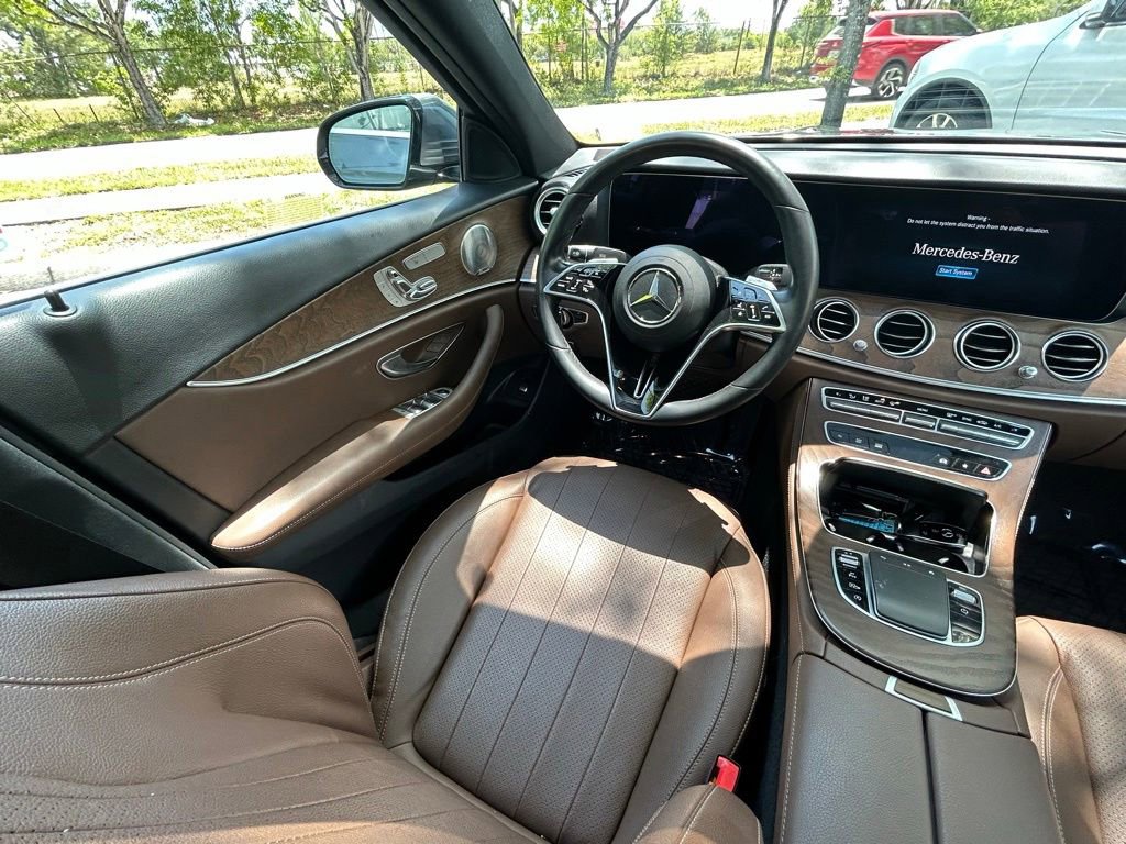 Used 2023 Mercedes-Benz E 350 4MATIC Sedan image 9