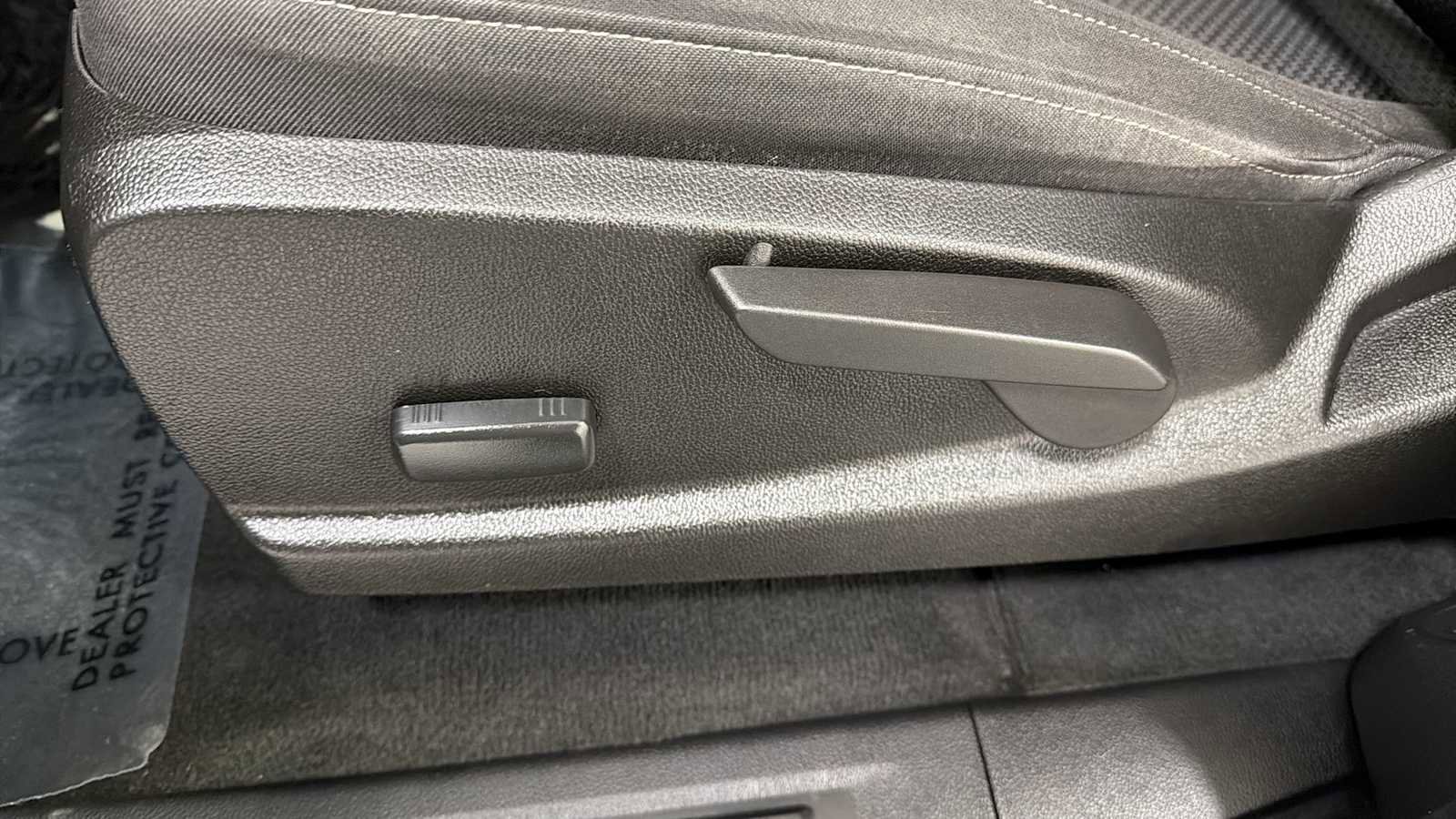 Used 2016 Chevrolet Colorado LT w/ LT Convenience Package image 14