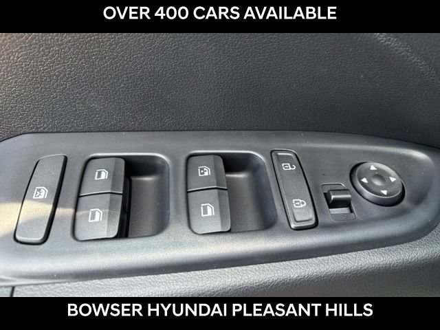 New 2026 Hyundai Venue SEL FWD image 8